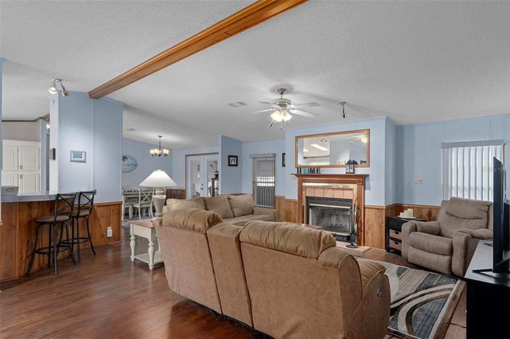 Active With Contract: $234,900 (3 beds, 2 baths, 1718 Square Feet)