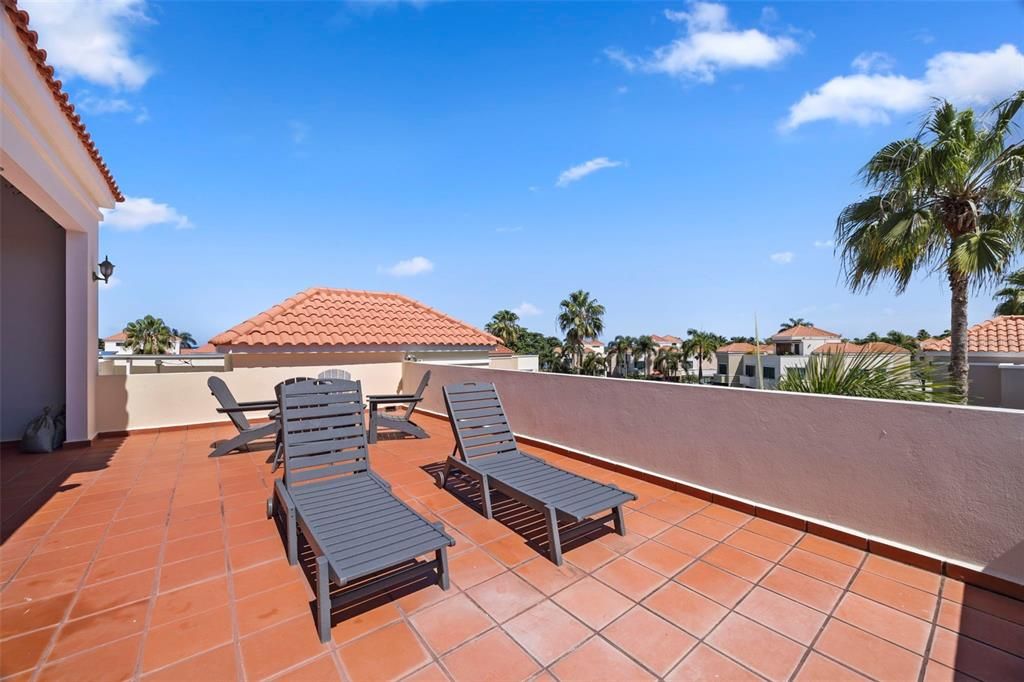 На продажу: $1,410,000 (3 спален, 2 ванн, 2163 Квадратных фут)