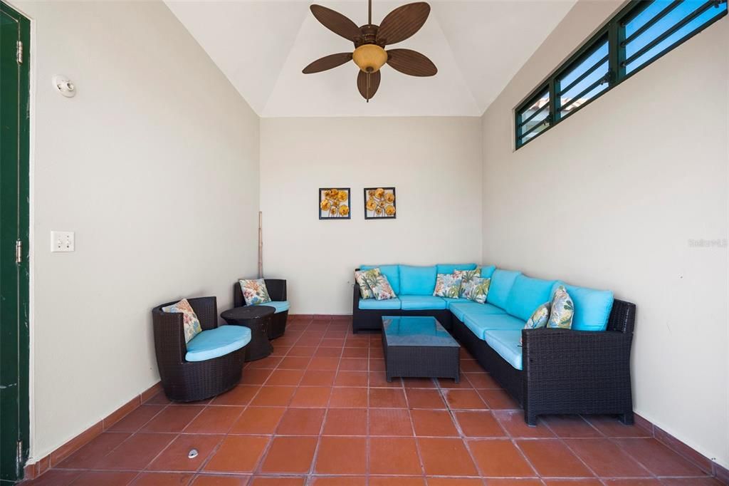 На продажу: $1,410,000 (3 спален, 2 ванн, 2163 Квадратных фут)