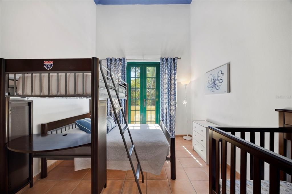 На продажу: $1,410,000 (3 спален, 2 ванн, 2163 Квадратных фут)