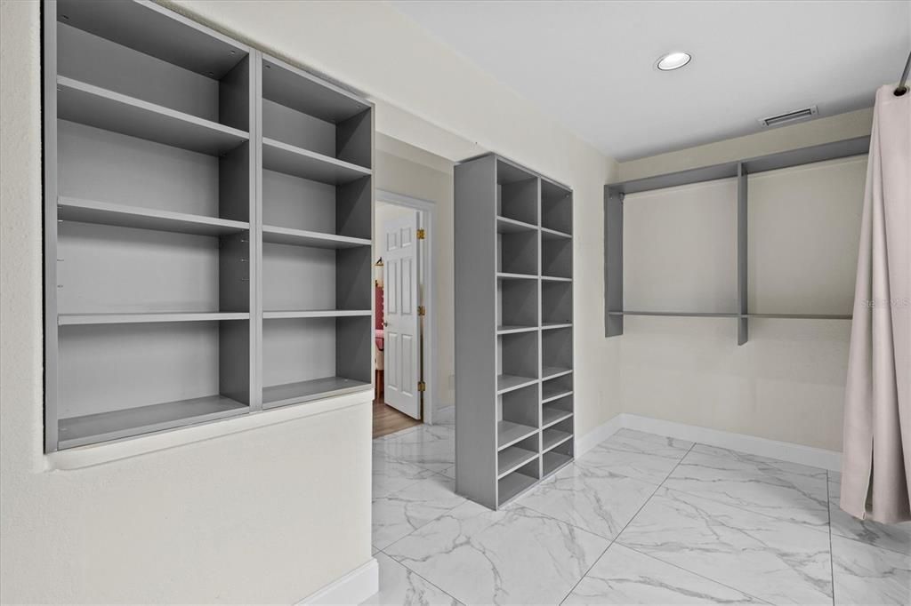 出租: $4,900 (5 贝兹, 4 浴室, 5014 平方英尺)