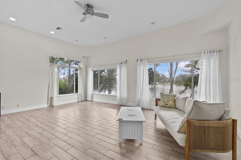 出租: $4,900 (5 贝兹, 4 浴室, 5014 平方英尺)