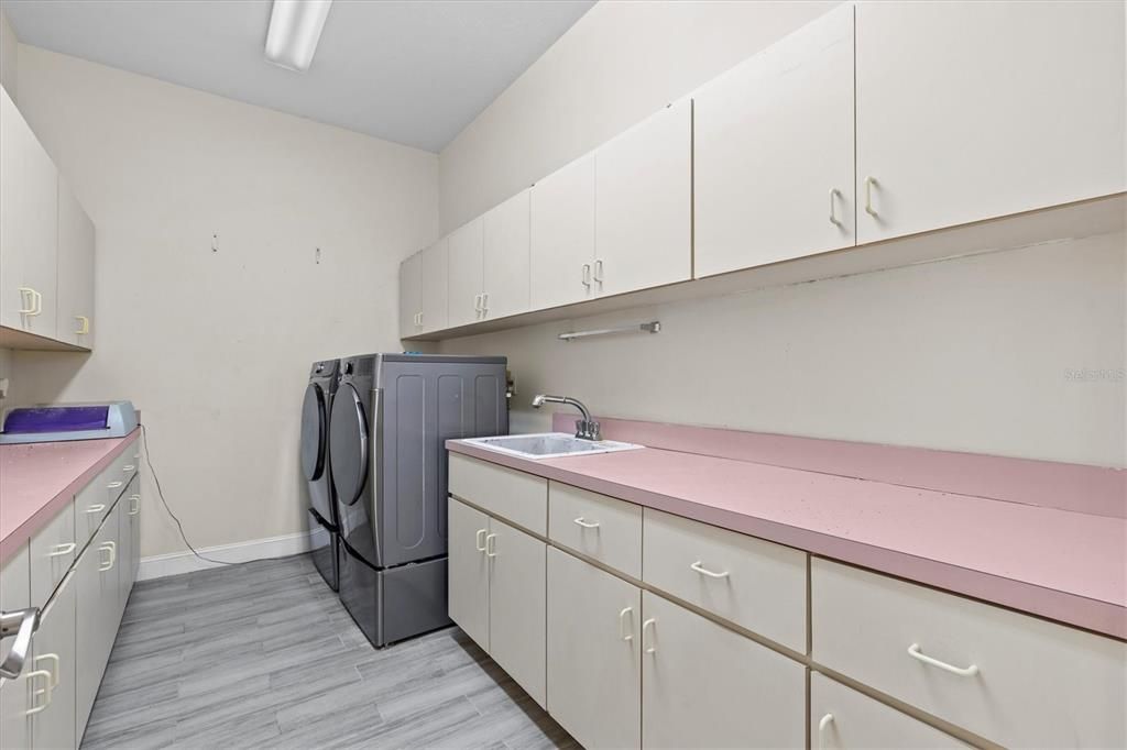 出租: $4,900 (5 贝兹, 4 浴室, 5014 平方英尺)