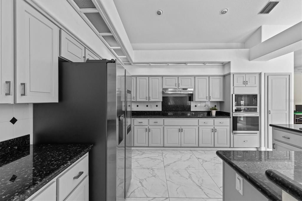 出租: $4,900 (5 贝兹, 4 浴室, 5014 平方英尺)