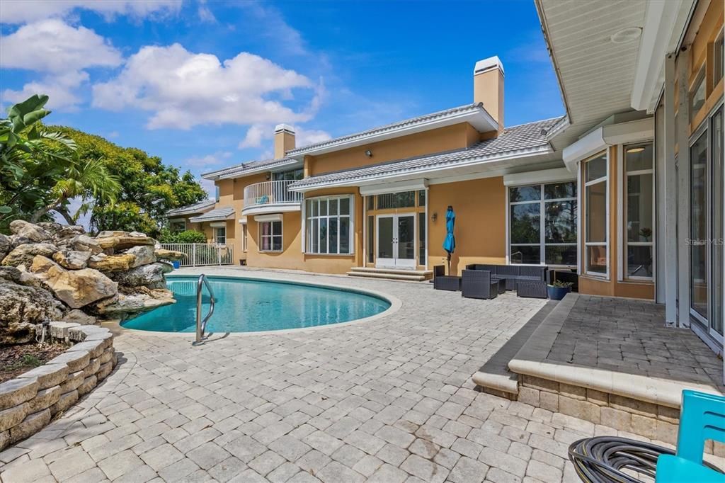 出租: $4,900 (5 贝兹, 4 浴室, 5014 平方英尺)