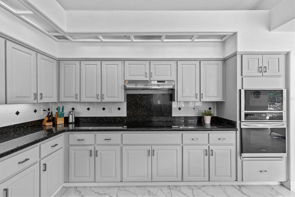 出租: $4,900 (5 贝兹, 4 浴室, 5014 平方英尺)