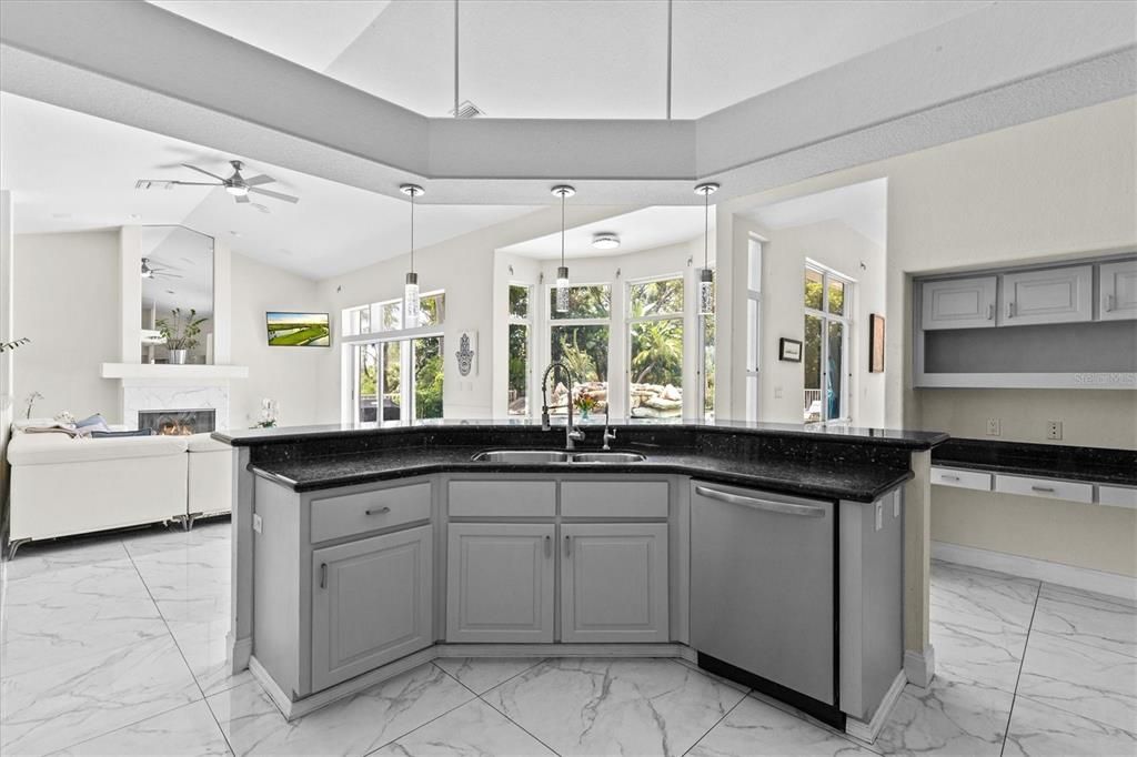 出租: $4,900 (5 贝兹, 4 浴室, 5014 平方英尺)