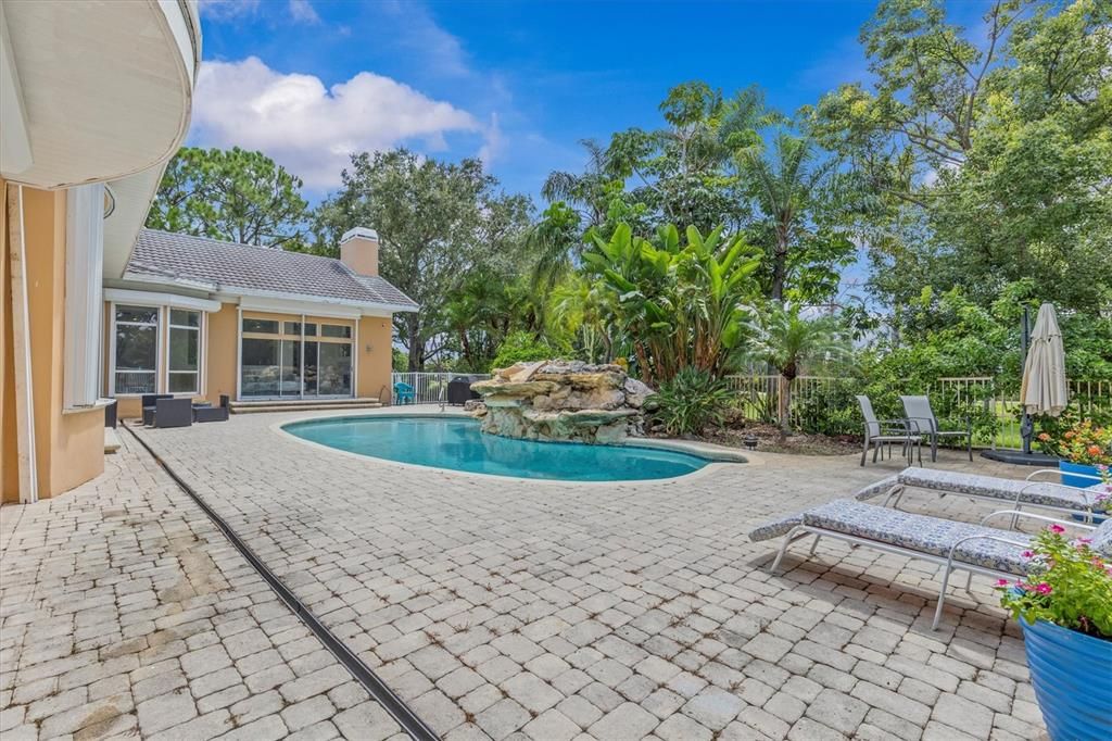 出租: $4,900 (5 贝兹, 4 浴室, 5014 平方英尺)