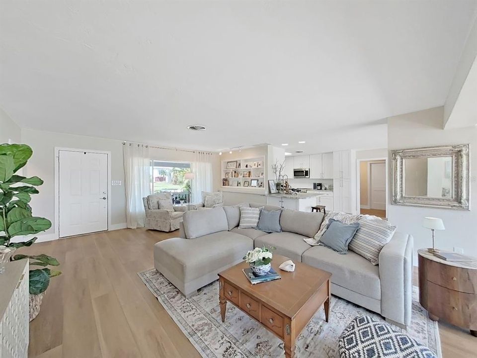 For Sale: $1,675,000 (3 beds, 2 baths, 2009 Square Feet)