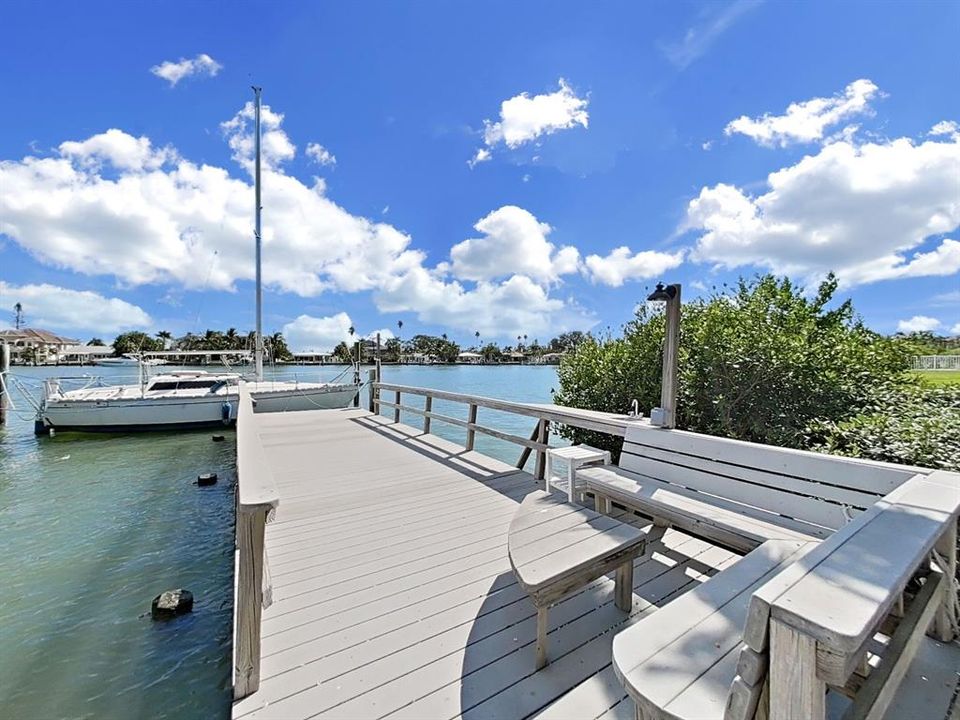 For Sale: $1,675,000 (3 beds, 2 baths, 2009 Square Feet)