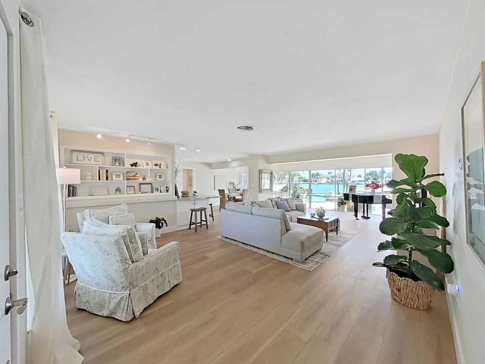 For Sale: $1,675,000 (3 beds, 2 baths, 2009 Square Feet)