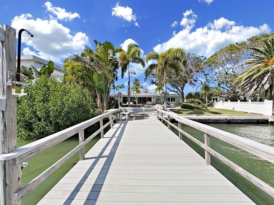 For Sale: $1,675,000 (3 beds, 2 baths, 2009 Square Feet)