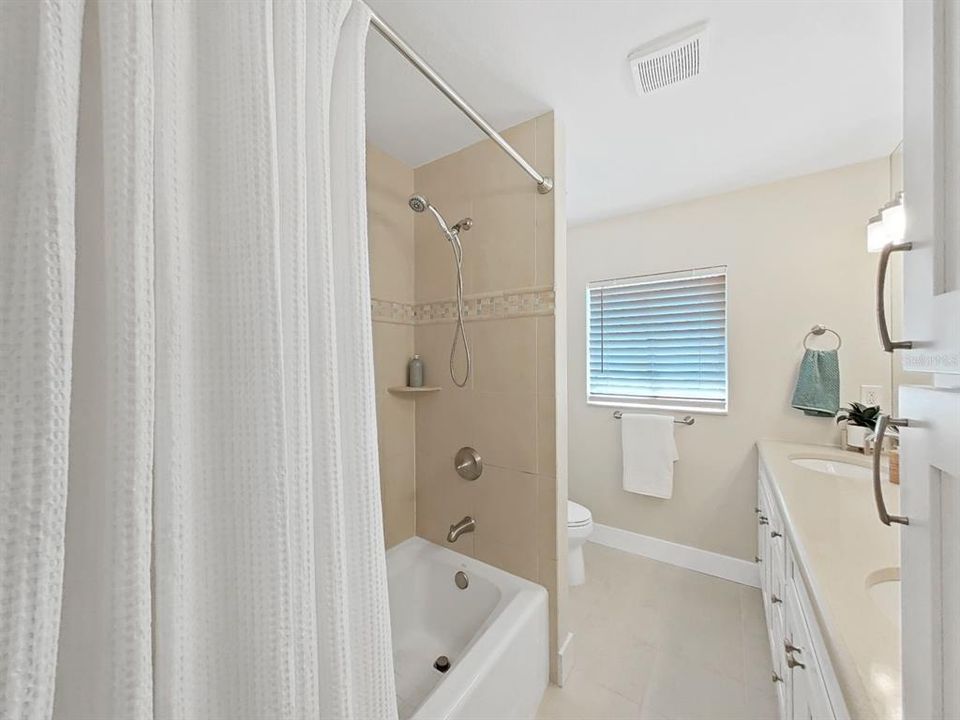 For Sale: $1,675,000 (3 beds, 2 baths, 2009 Square Feet)