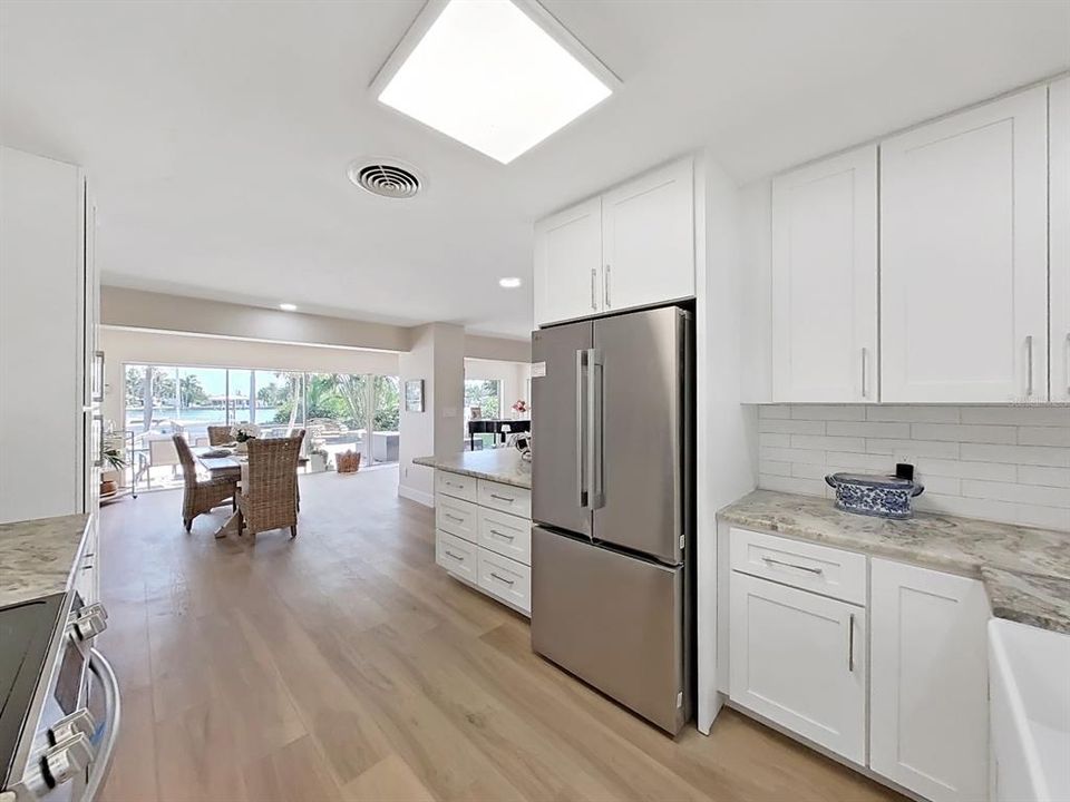 For Sale: $1,675,000 (3 beds, 2 baths, 2009 Square Feet)