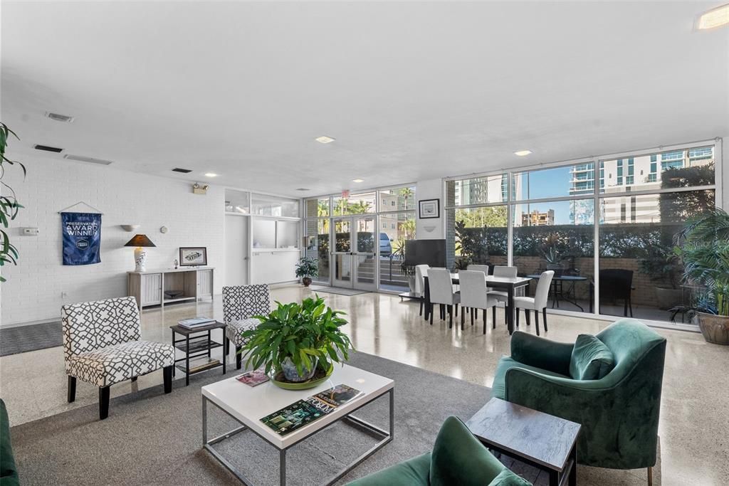 For Sale: $152,500 (1 beds, 1 baths, 595 Square Feet)