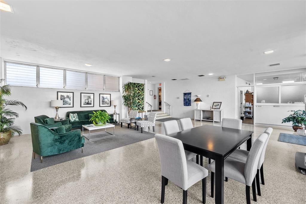 For Sale: $152,500 (1 beds, 1 baths, 595 Square Feet)