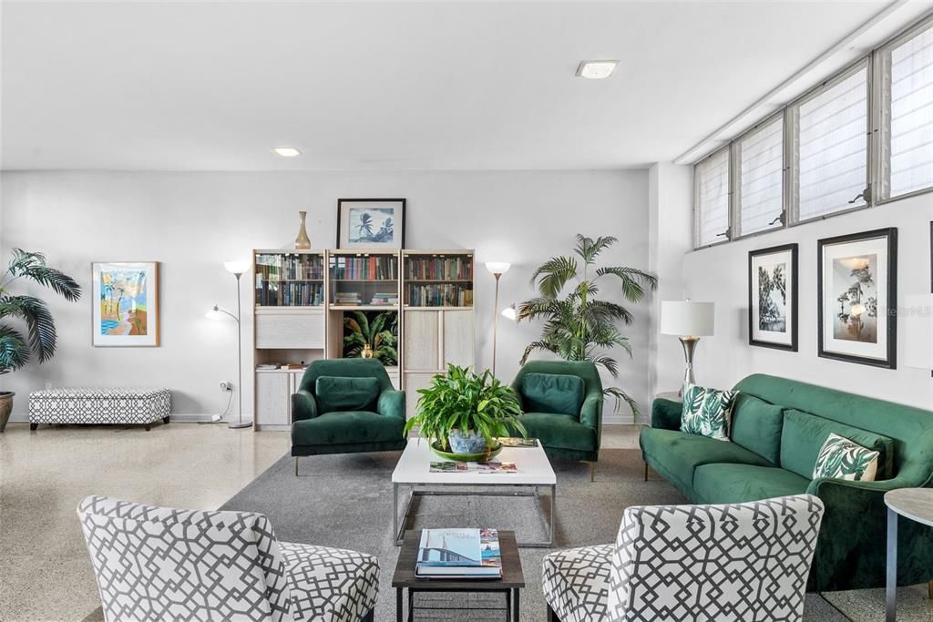 For Sale: $152,500 (1 beds, 1 baths, 595 Square Feet)