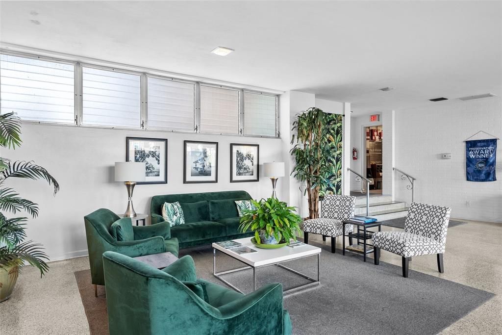 For Sale: $152,500 (1 beds, 1 baths, 595 Square Feet)