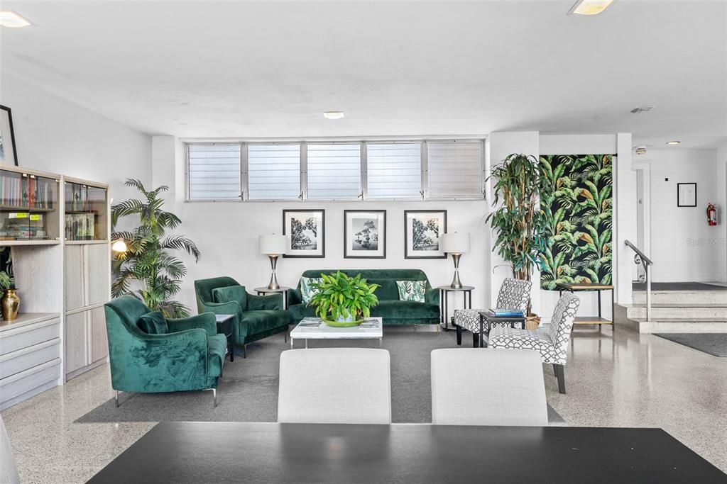 For Sale: $152,500 (1 beds, 1 baths, 595 Square Feet)