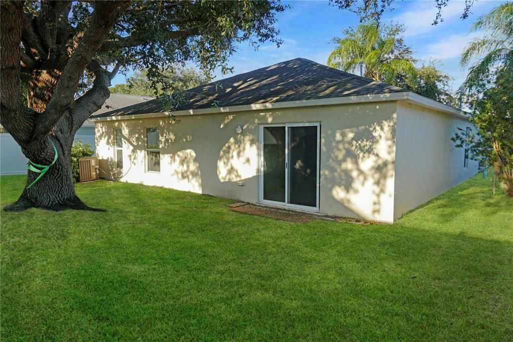 For Rent: $1,950 (4 beds, 2 baths, 1902 Square Feet)