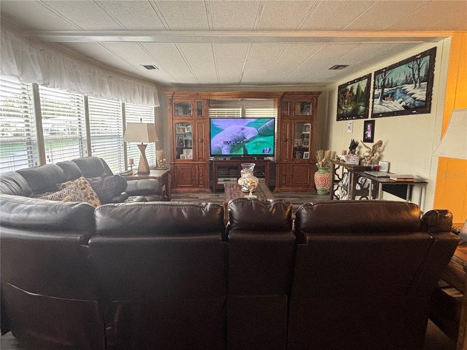 待售: $149,900 (2 贝兹, 2 浴室, 1366 平方英尺)