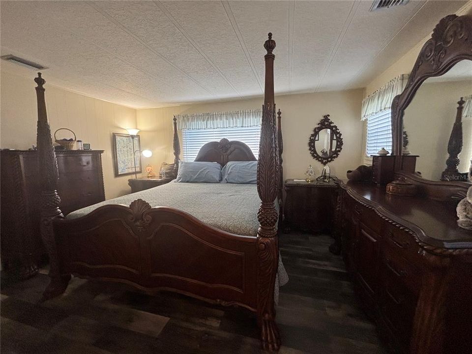 待售: $149,900 (2 贝兹, 2 浴室, 1366 平方英尺)