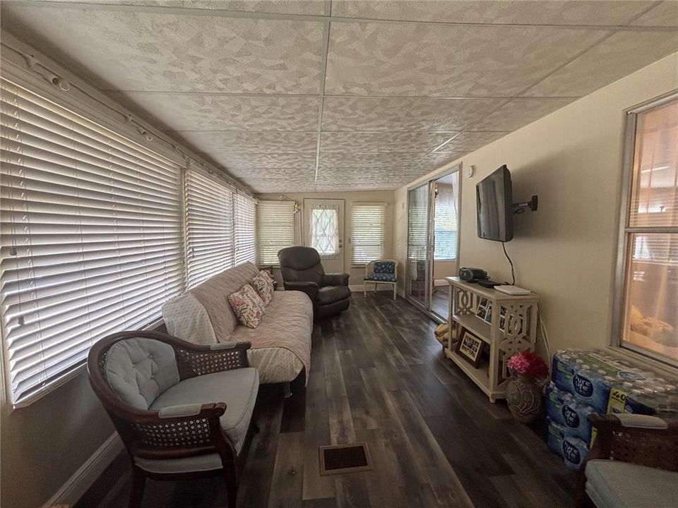 待售: $149,900 (2 贝兹, 2 浴室, 1366 平方英尺)