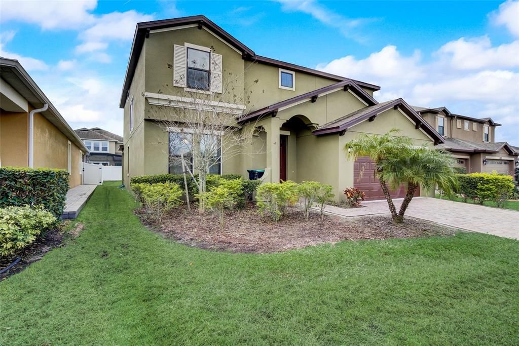 For Rent: $2,995 (4 beds, 3 baths, 3087 Square Feet)