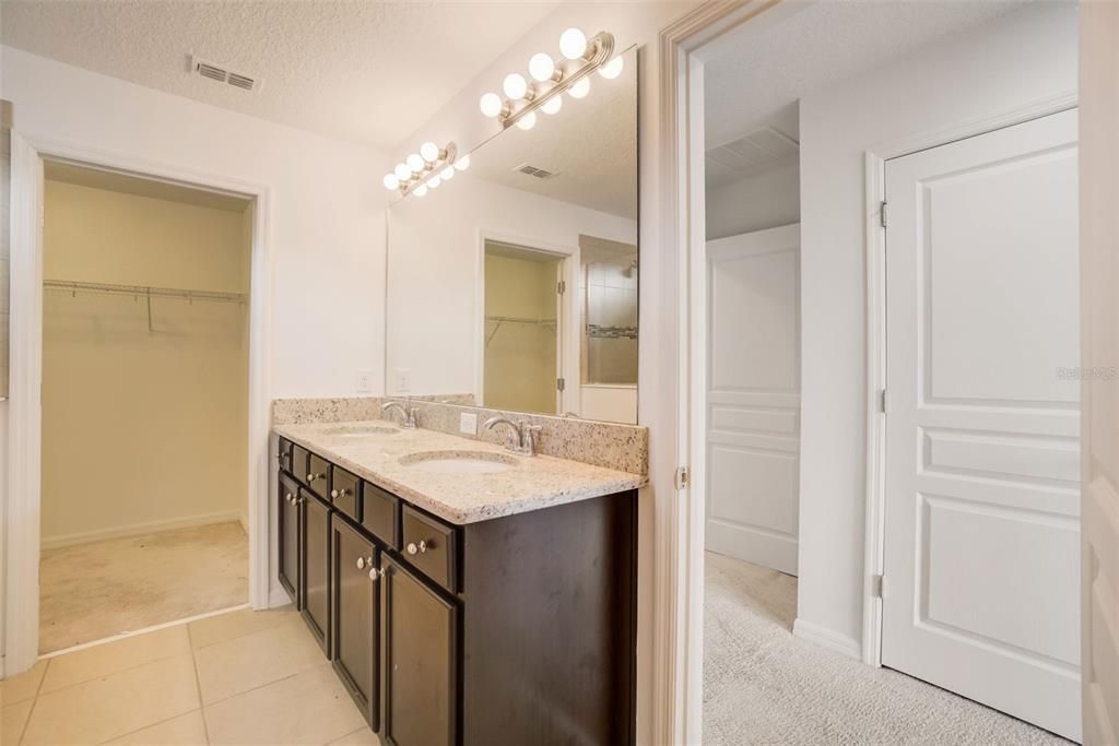 For Rent: $2,995 (4 beds, 3 baths, 3087 Square Feet)