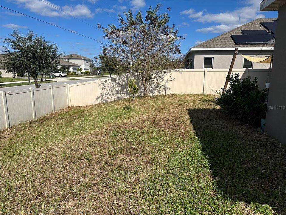 合同活跃: $384,900 (4 贝兹, 3 浴室, 2244 平方英尺)