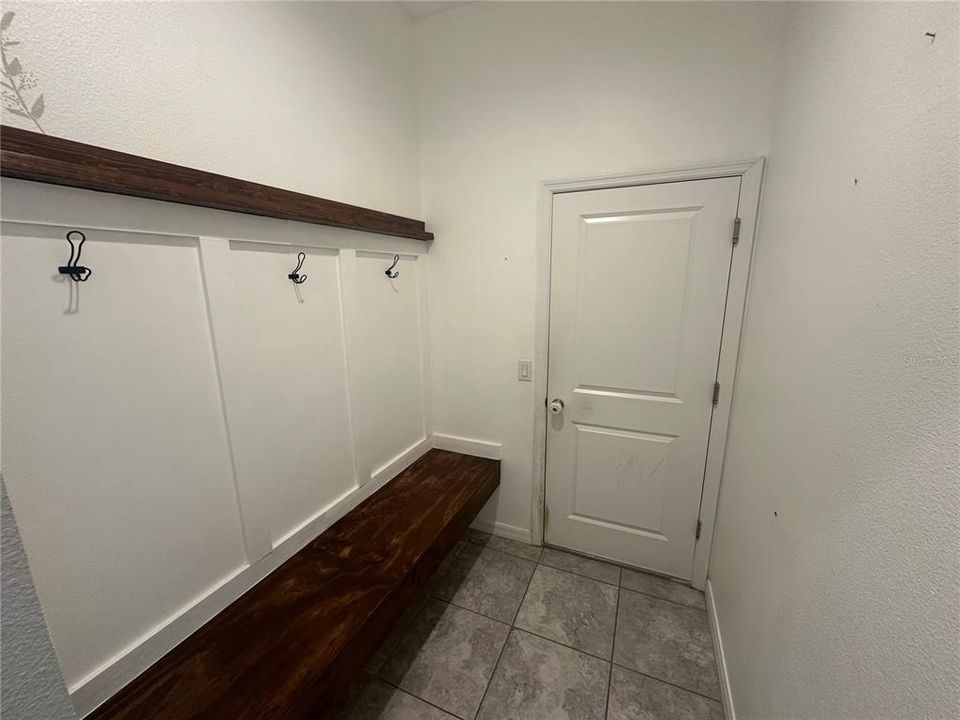 合同活跃: $384,900 (4 贝兹, 3 浴室, 2244 平方英尺)