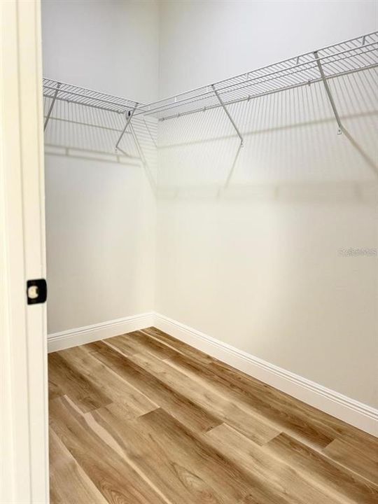 For Rent: $1,950 (4 beds, 2 baths, 1833 Square Feet)