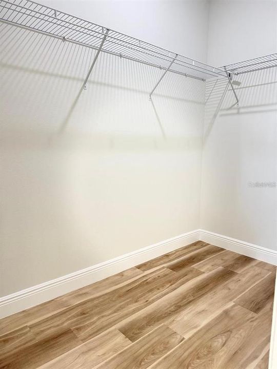 For Rent: $1,950 (4 beds, 2 baths, 1833 Square Feet)