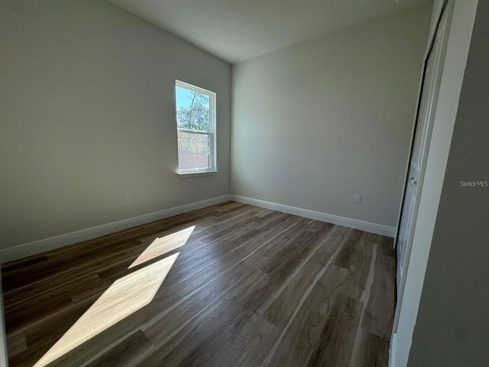 For Rent: $1,950 (4 beds, 2 baths, 1833 Square Feet)