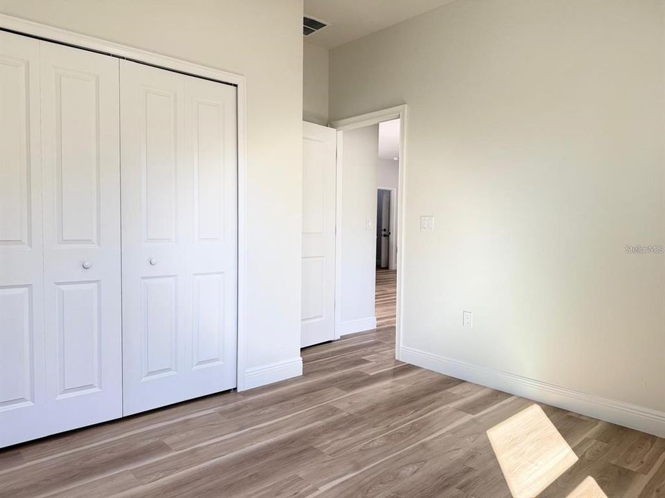 For Rent: $1,950 (4 beds, 2 baths, 1833 Square Feet)