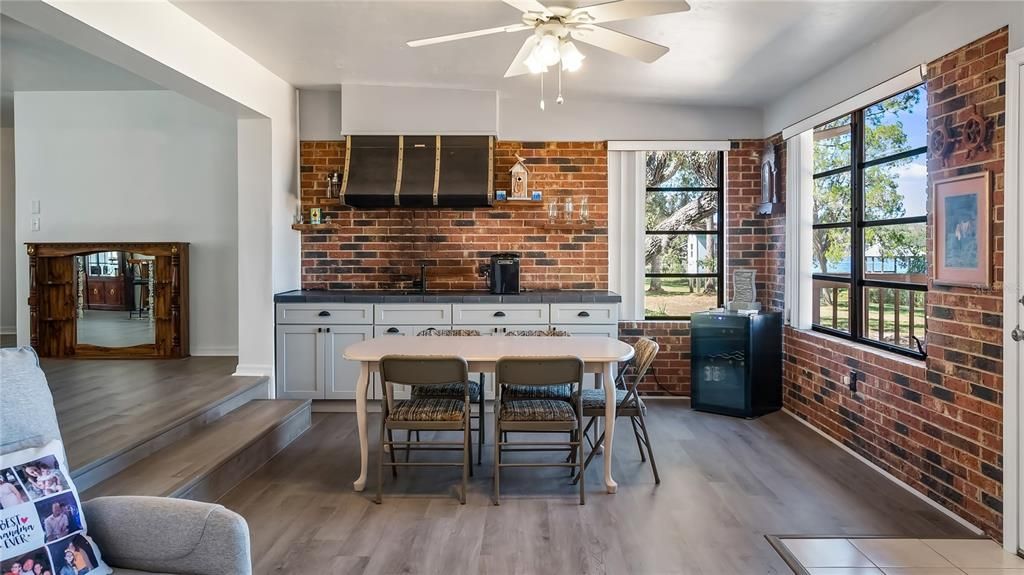 待售: $695,000 (3 贝兹, 2 浴室, 1929 平方英尺)