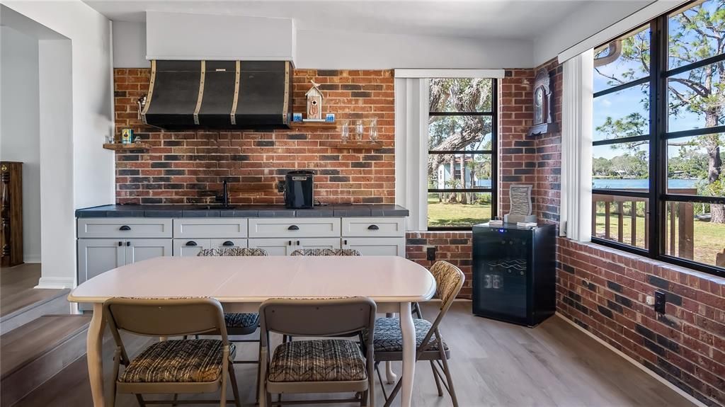 待售: $695,000 (3 贝兹, 2 浴室, 1929 平方英尺)