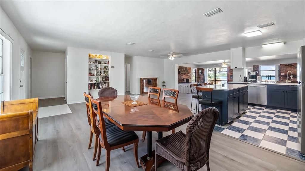 待售: $695,000 (3 贝兹, 2 浴室, 1929 平方英尺)