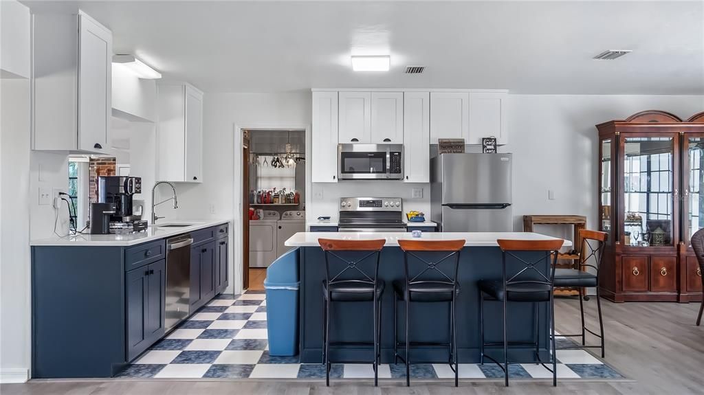 待售: $695,000 (3 贝兹, 2 浴室, 1929 平方英尺)