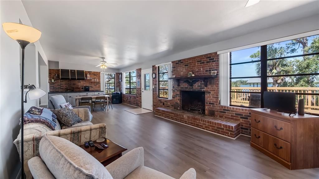 待售: $695,000 (3 贝兹, 2 浴室, 1929 平方英尺)