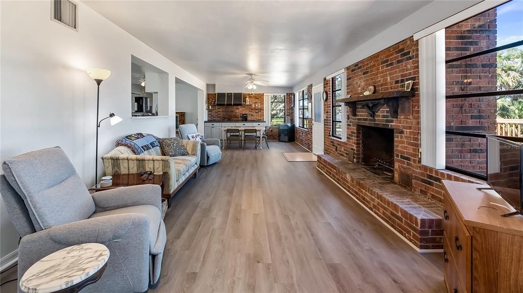 待售: $695,000 (3 贝兹, 2 浴室, 1929 平方英尺)