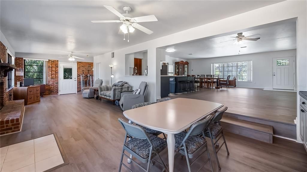 待售: $695,000 (3 贝兹, 2 浴室, 1929 平方英尺)