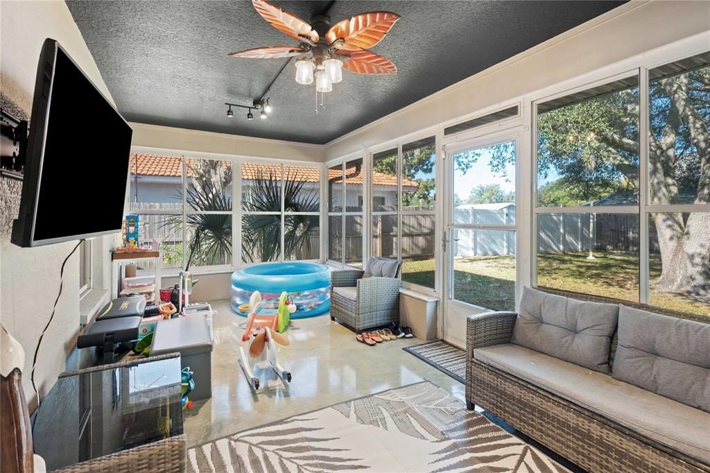 В аренду: $2,100 (3 спален, 2 ванн, 1832 Квадратных фут)