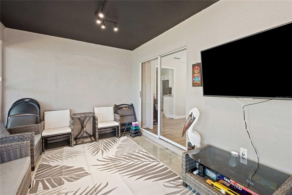 В аренду: $2,100 (3 спален, 2 ванн, 1832 Квадратных фут)