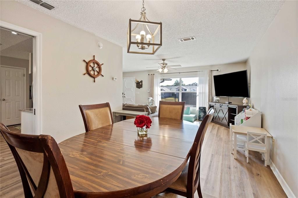 В аренду: $2,100 (3 спален, 2 ванн, 1832 Квадратных фут)