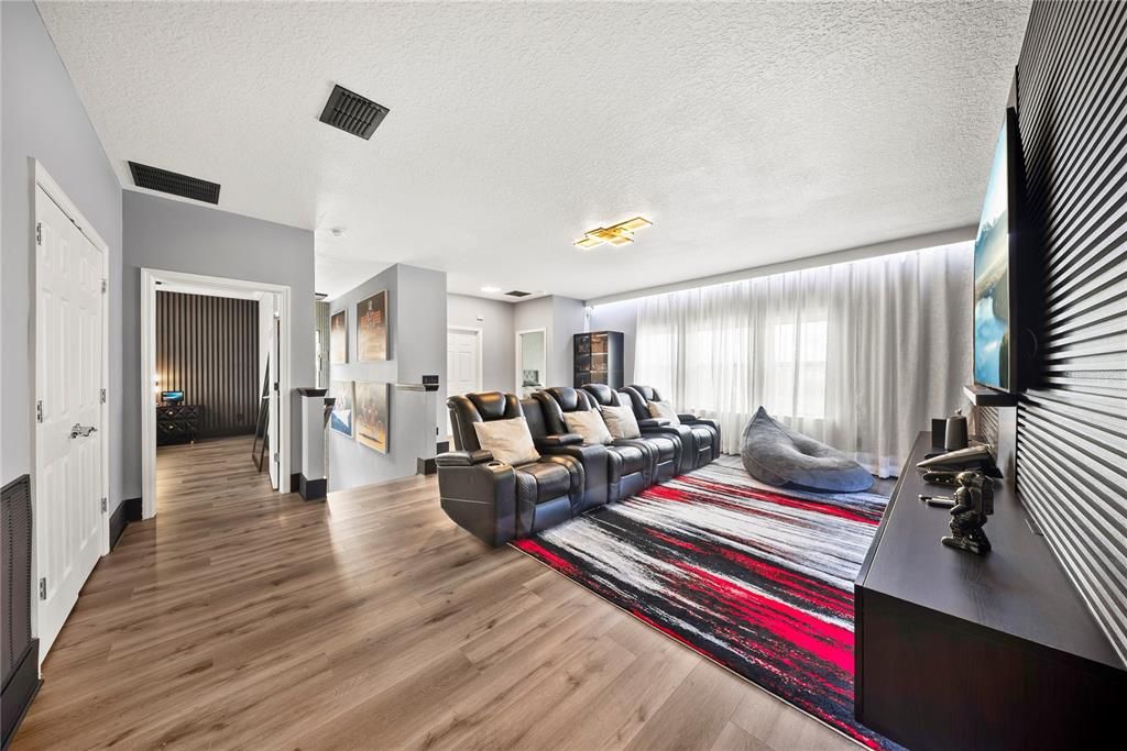 待售: $990,000 (5 贝兹, 3 浴室, 2950 平方英尺)