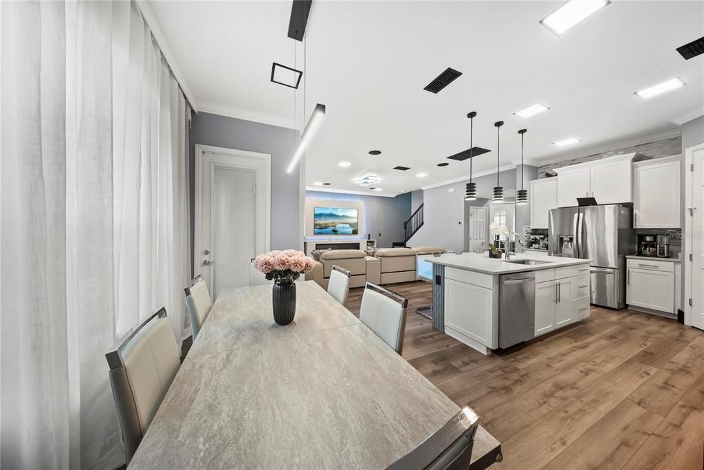 待售: $990,000 (5 贝兹, 3 浴室, 2950 平方英尺)