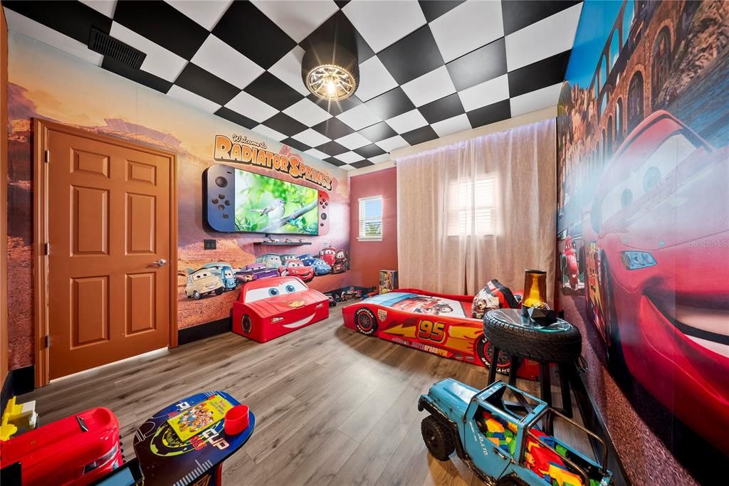 待售: $990,000 (5 贝兹, 3 浴室, 2950 平方英尺)