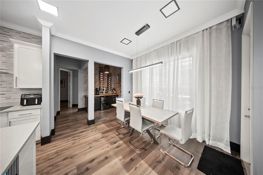 待售: $990,000 (5 贝兹, 3 浴室, 2950 平方英尺)