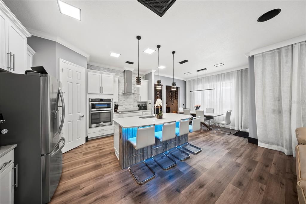 待售: $990,000 (5 贝兹, 3 浴室, 2950 平方英尺)